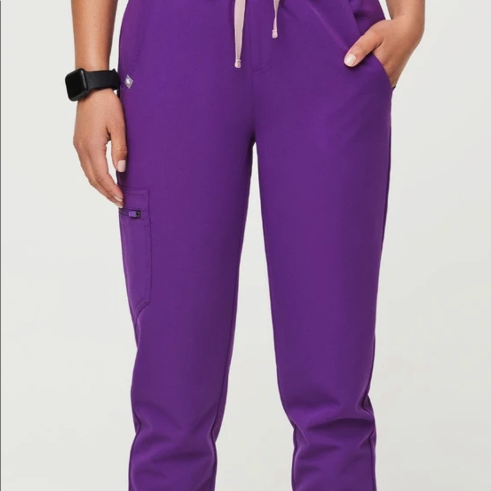 Magic purple figs scrub set